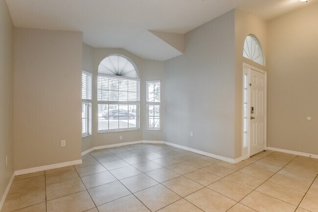 1378 Willow Crest Dr