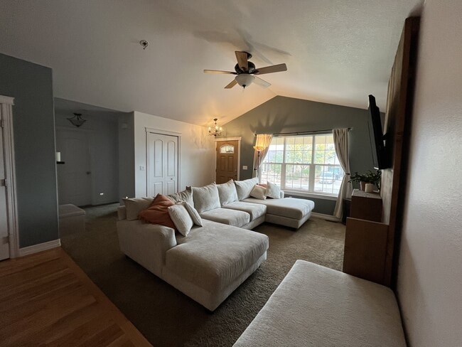 Building Photo - 312 High Meadows Dr