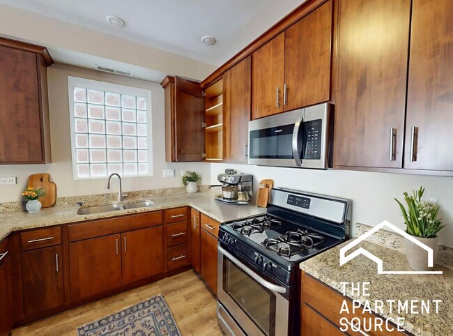 Photo - 1342 W Randolph St Unit 2C