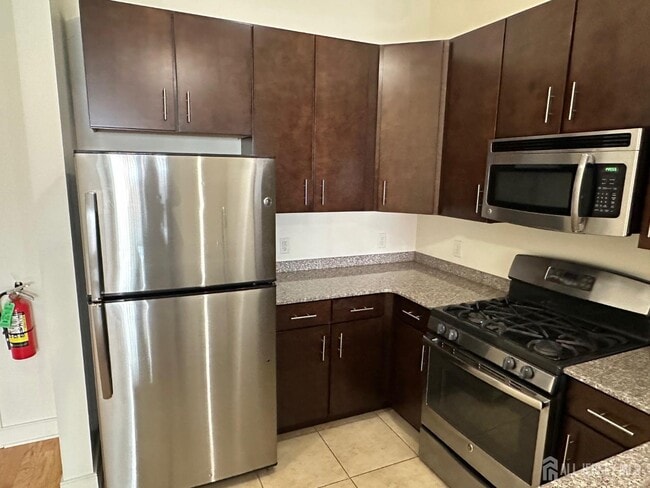 Photo - 101 Roosevelt Ave Unidad 106