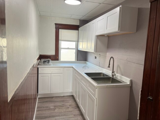 Building Photo - 61 Vernon St Unit 3rd Floor