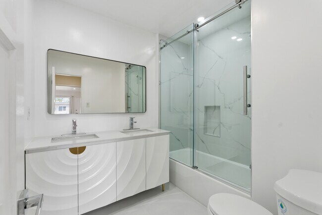 Photo - 356 S Rexford Dr Unit 6