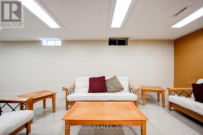 Photo - 4450 Mayflower Dr