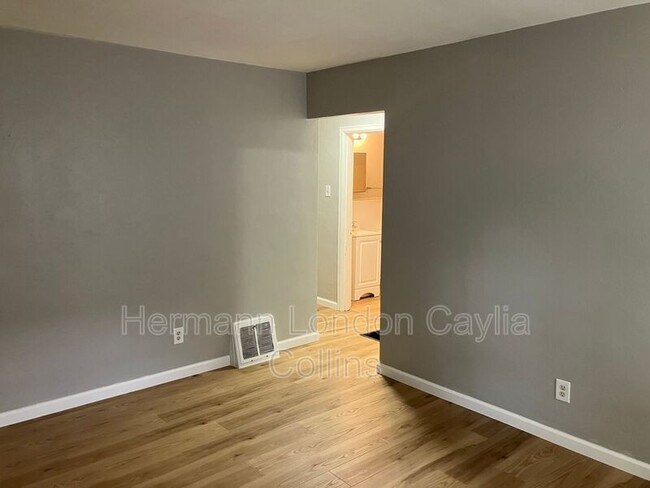 Photo - 8031 Aline Ave