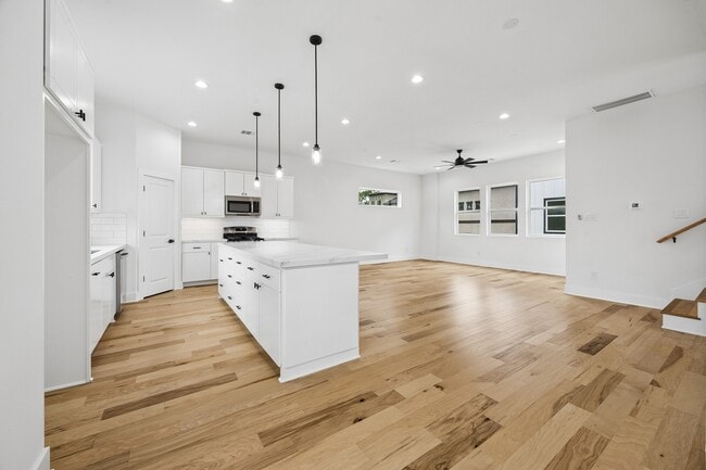 Photo - 424 Sikes St