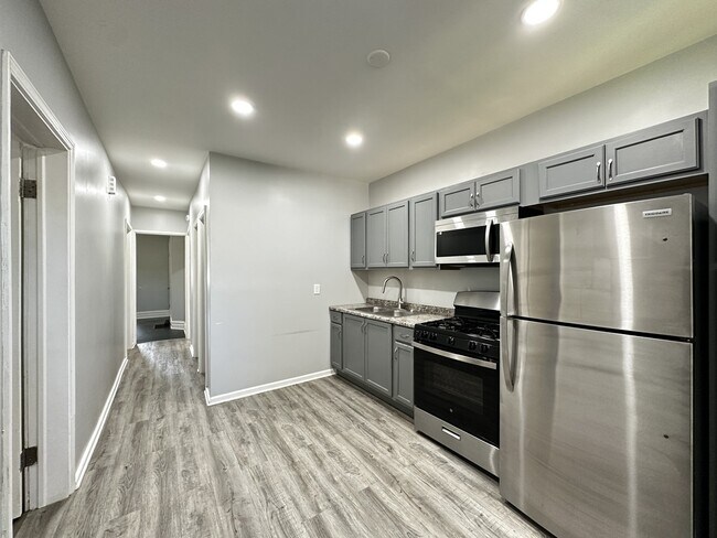 Photo - 3408 W Carroll Ave Unit 2