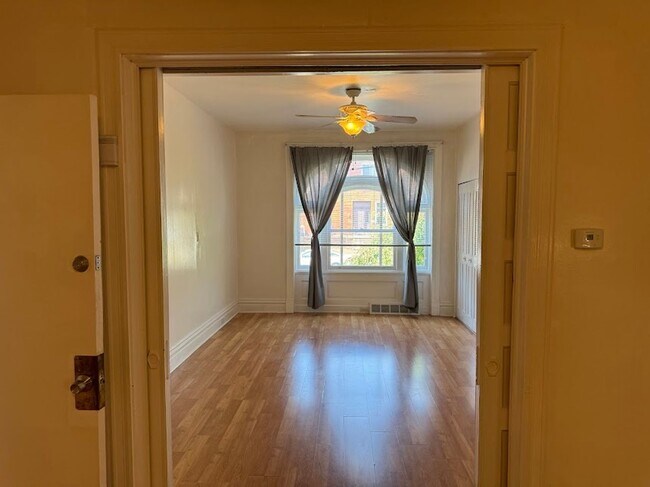 Photo - 5526 Howe St Unit 1st Floor