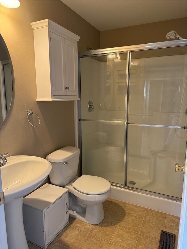 Photo - 213 Countryshire Dr