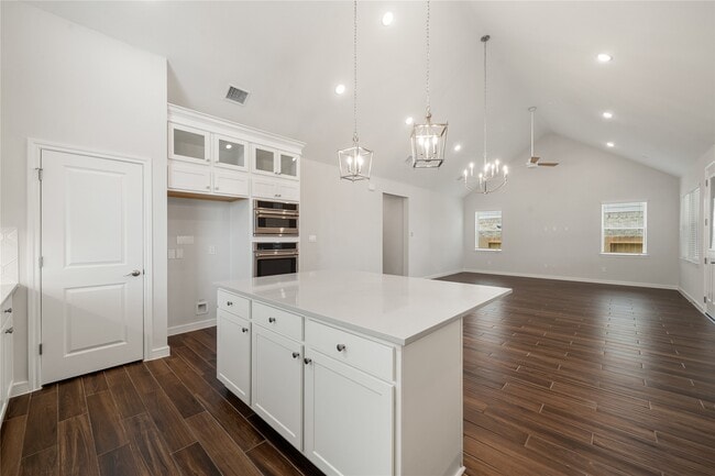 2615 Clapbread Ln