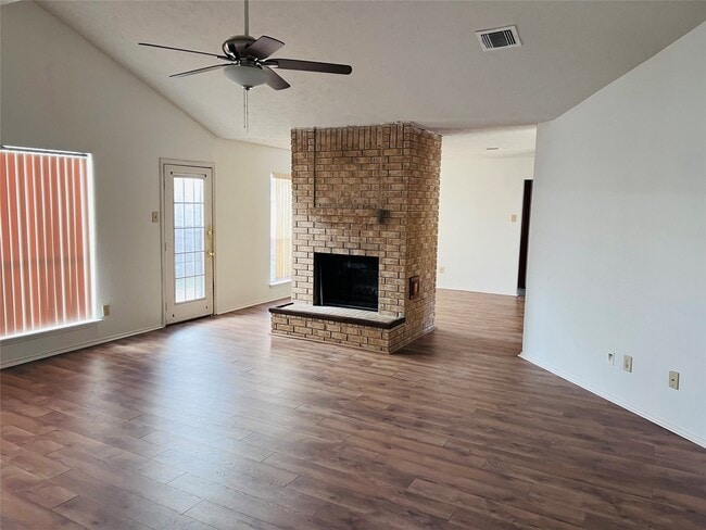 Building Photo - 2239 Trail W St Rental