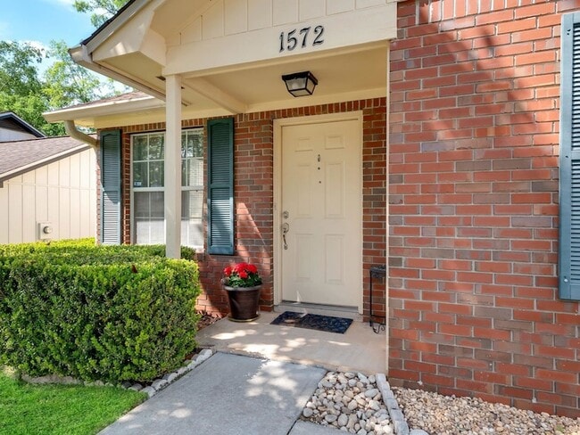 Photo - 1572 Cinnamon Bear Cir