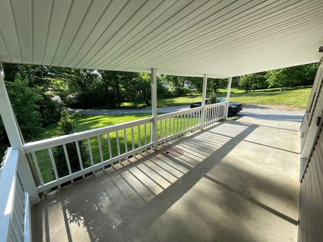 Photo - Great Location Private Setting Home For Rent