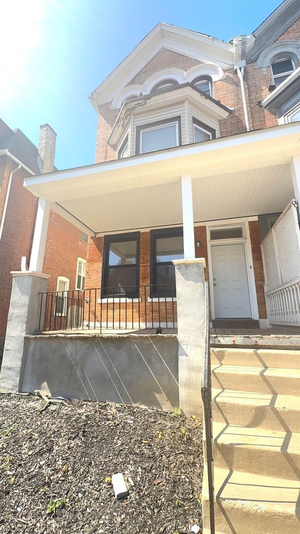 Building Photo - 451 W Bringhurst St Unit 1