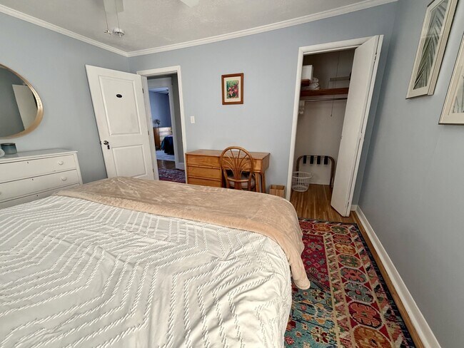 Photo - 1805 Baker Ave