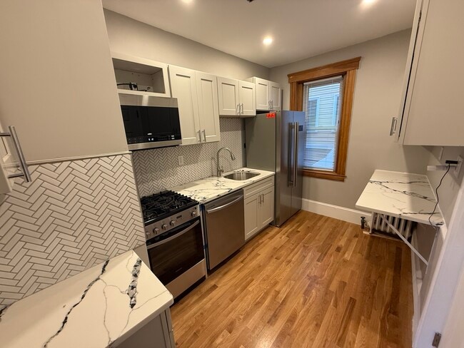 Building Photo - 99 Hancock St Unit 2M