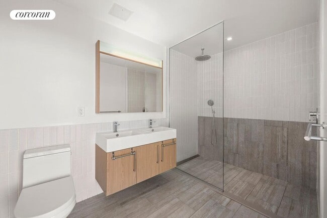 Photo - 415 Red Hook Ln