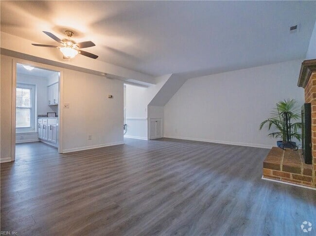 Building Photo - 2407 Rennie Dr Rental