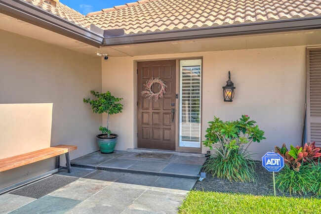 Photo - 1090 Fairview Ln