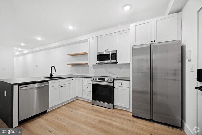 Building Photo - 3216 W Diamond St Unit LL Rental