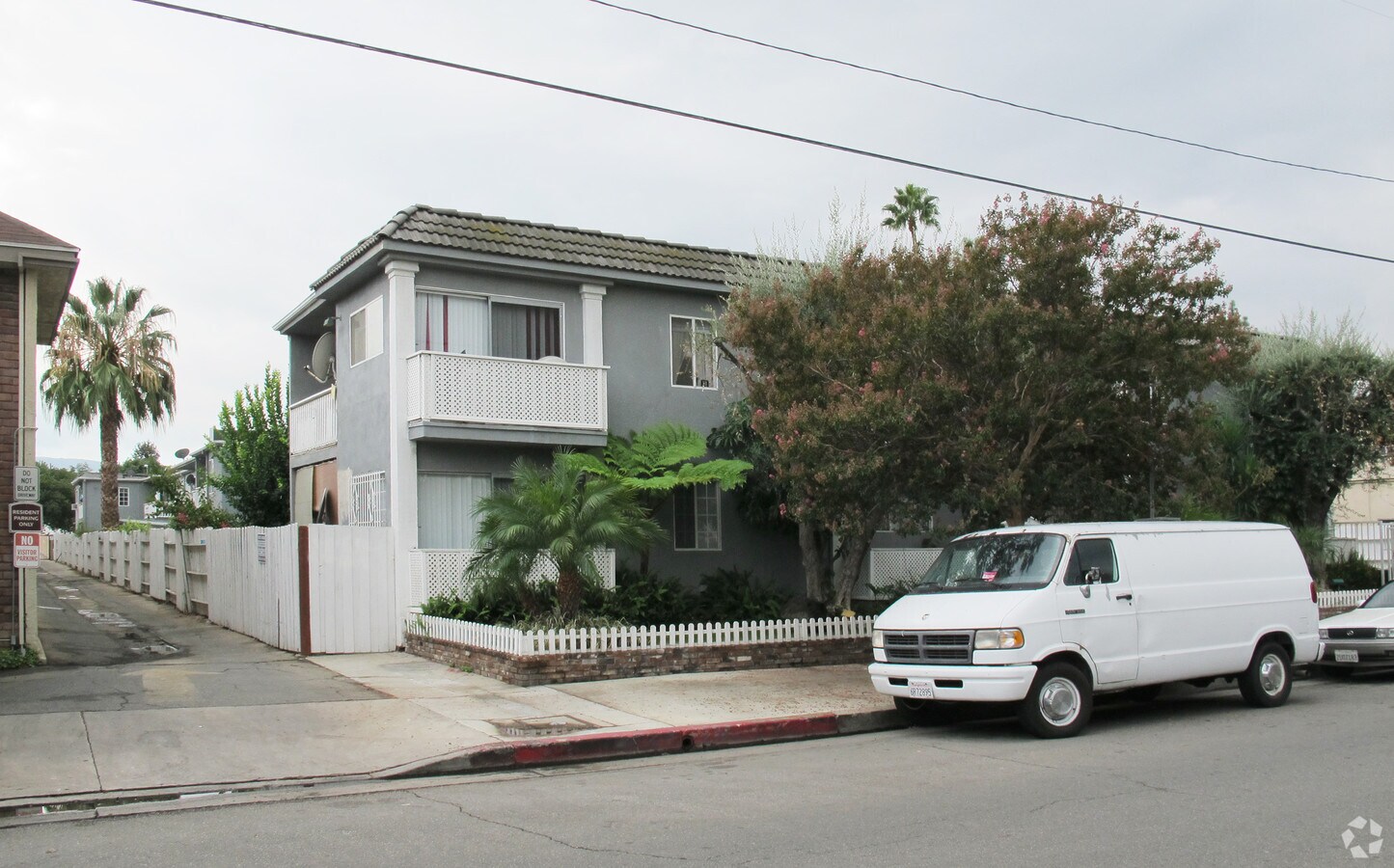 Photo - 18312 Collins St