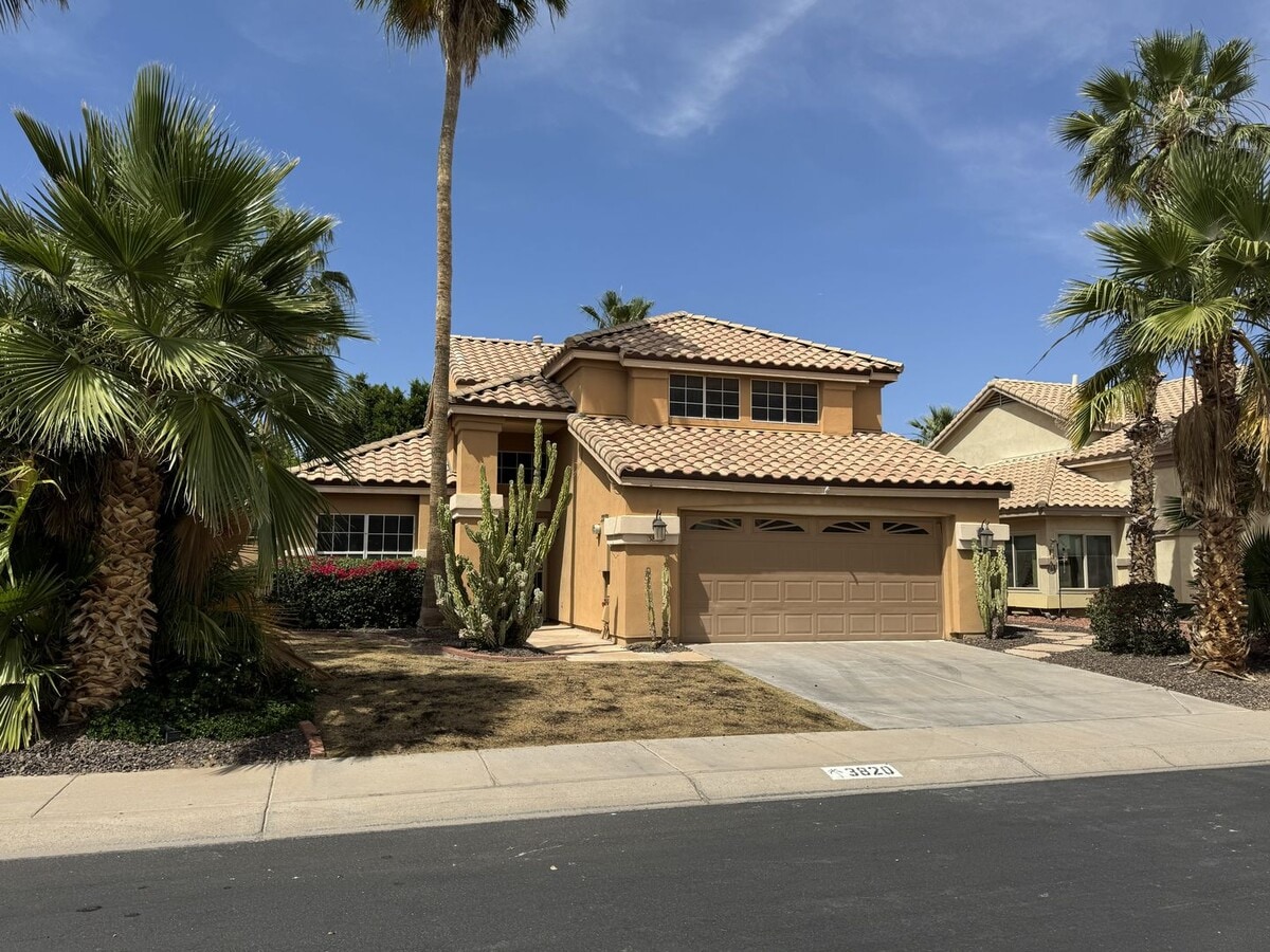 COMING SOON - LAKEWOOD HM W POOL/SPA, FIREPIT, INSIDE FIREPLACE. POOL SERVICE/LANDSCAPING INCL - COMING SOON - LAKEWOOD HM W POOL/SPA, FIREPIT, INSIDE FIREPLACE. POOL SERVICE/LANDSCAPING INCL