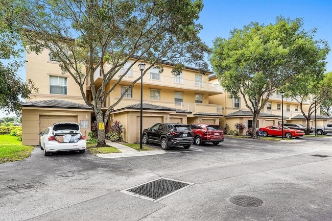 Photo - 2100 Greenview Shores Blvd Unit 523