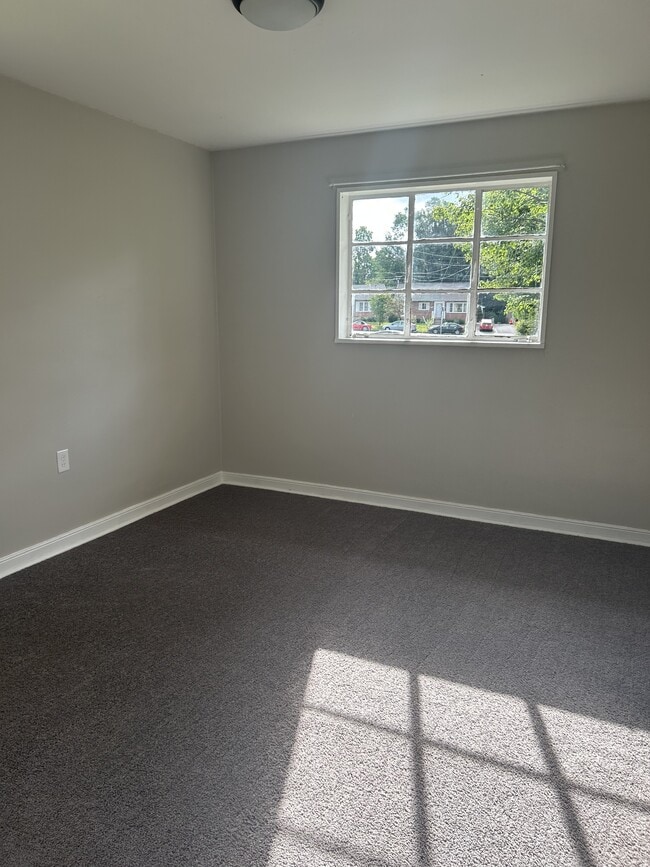 129 Holiday Dr Unit 1