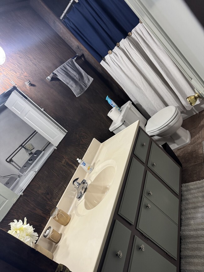 579 Martha Ave Unidad Apartment