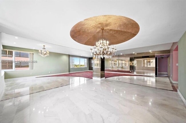 Photo - 5255 Collins Ave Unit 5J