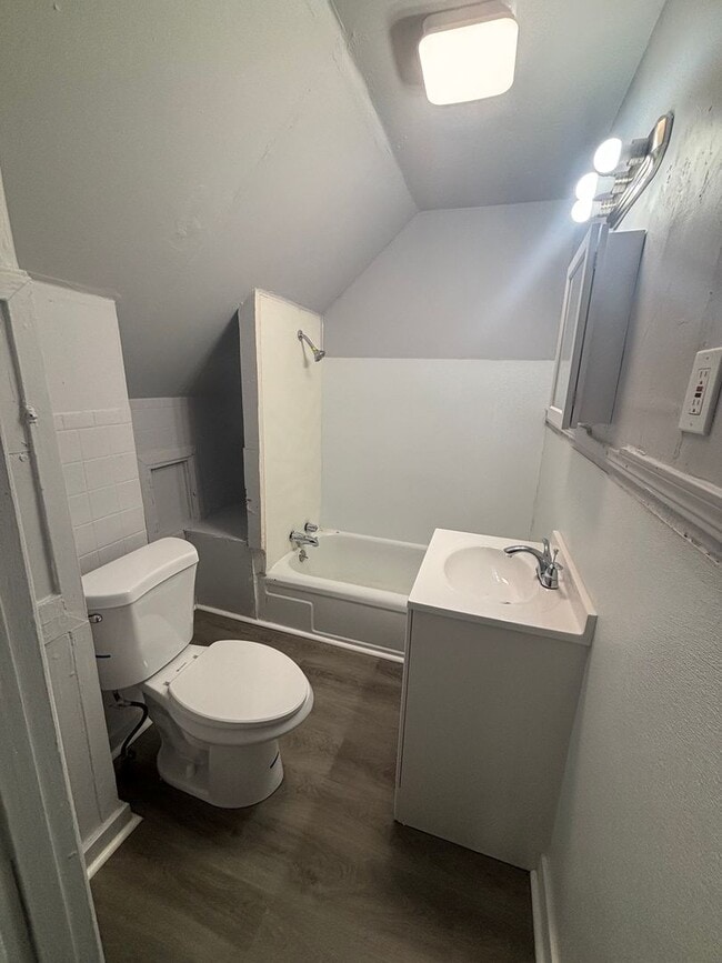 Photo - 3147 W 54th St Unidad UP