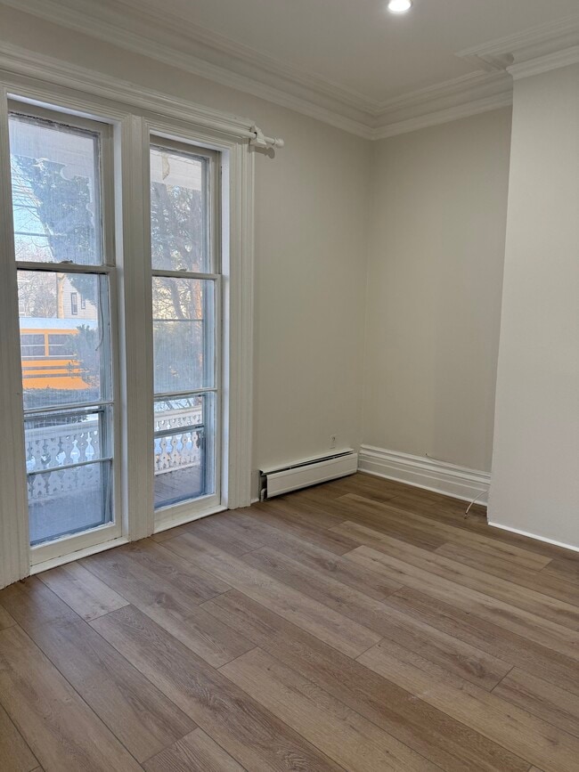 Building Photo - 54 Fairfield Ave Unit 1 st floor