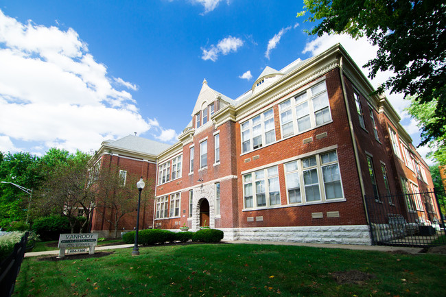 Whittier Place - in Windsor Park - Whittier Place Apartments