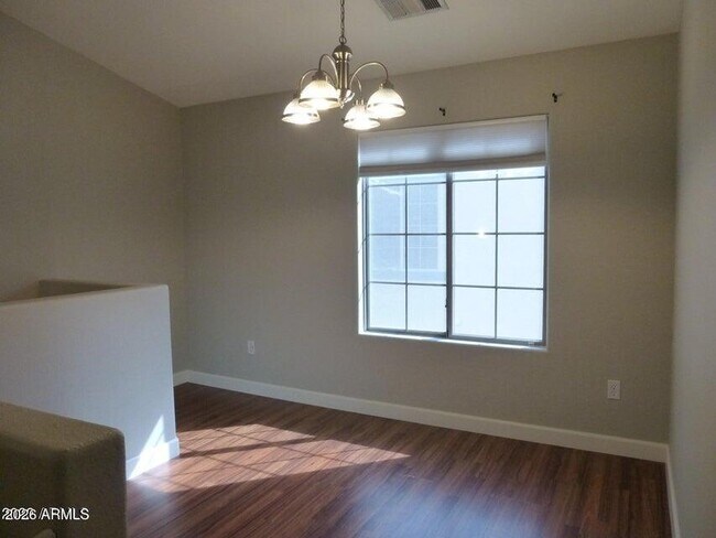 Photo - 2727 N Price Rd Unidad 28