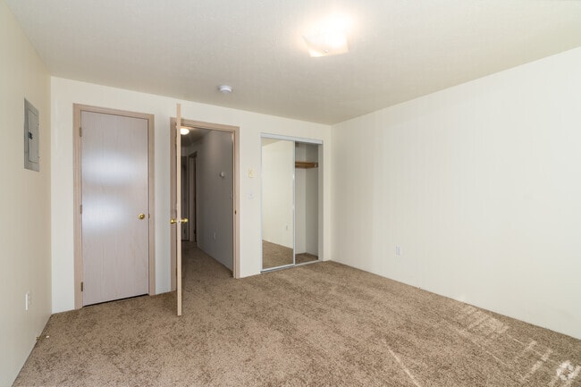 1BR, 1BA - 780SF - Bedroom - Rock Creek