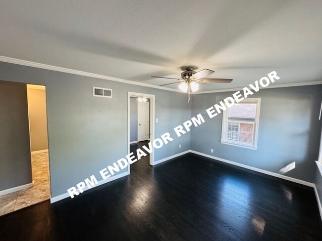 Photo - "Charming 4-Bedroom Haven with Sunroom, Ha...