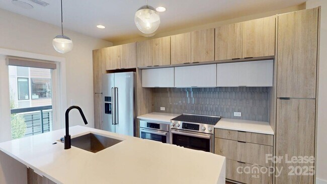 Photo - 1211 Minter Pl