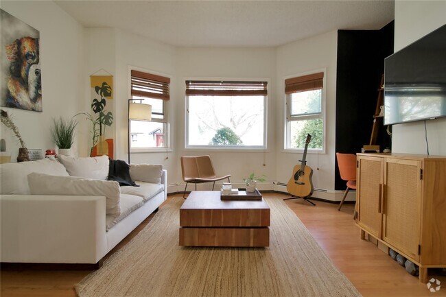 Building Photo - 54 Wildey St Unit 1 Rental
