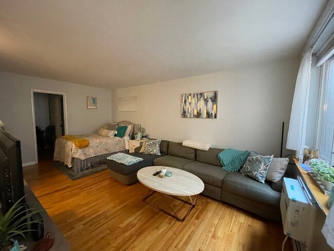 Building Photo - 515 W Wrightwood Ave Unit 310