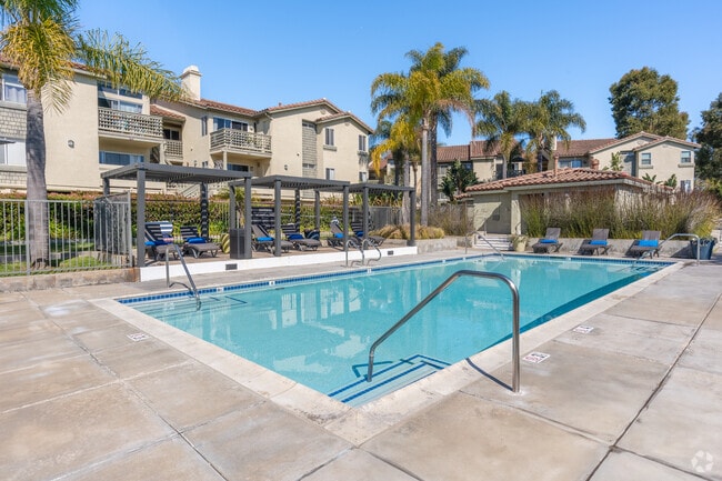 Pool - Elan Overlook Laguna Apartments
