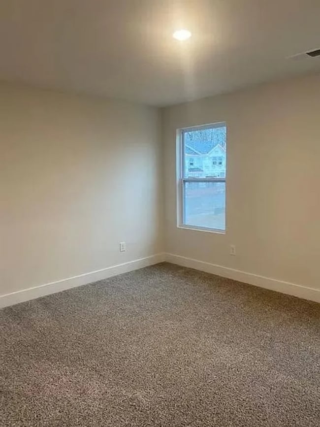 Photo - Thread Way Unit 822