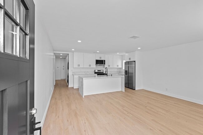 Photo - 4722 68th St