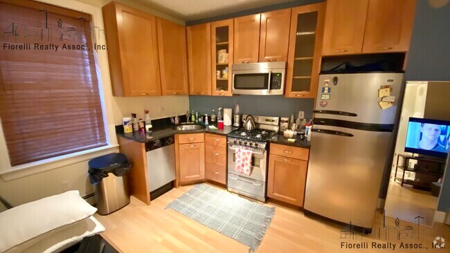 Building Photo - 16 Foster St Unit 4 Rental