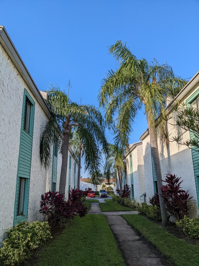 Building Photo - 11538 7th Ln N Unit 1310 Rental