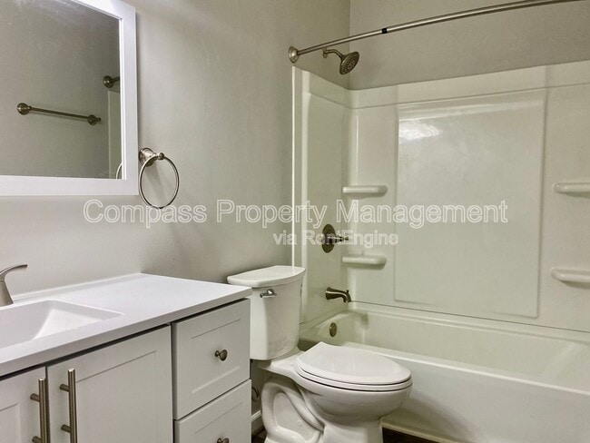 Photo - 1720 Porter St SW Unit 3