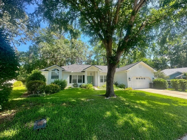 Photo - Spacious 4-Bedroom Gem in Sought-After Brookfield | Over 2,000 Sq Ft + Smart Features