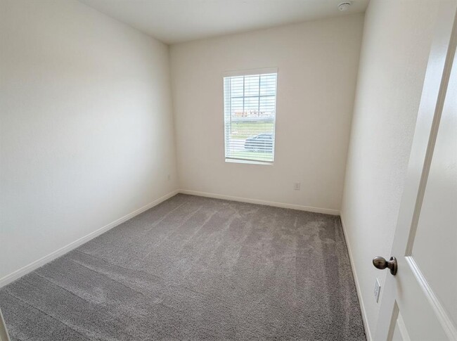 Photo - 616 Wesley Miller Ln