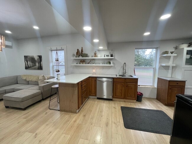 Photo - 419 S Mill St