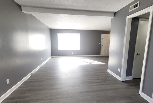 Photo - Three Bedroom Townhouse for Rent in Spartanburg SC with Move-In Special!