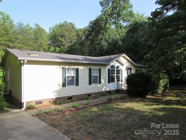 Building Photo - 293 Sailwinds Rd Rental