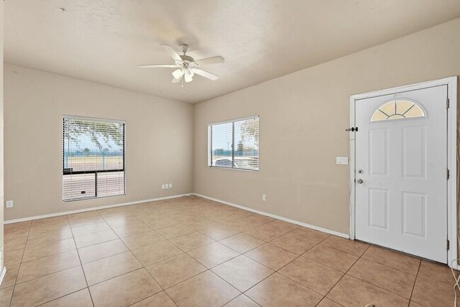 Photo - 213 W Virginia St
